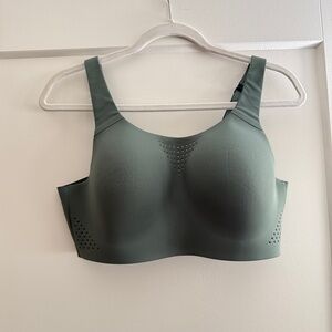 Victoria's Secret Featherweight Max Sports Bra